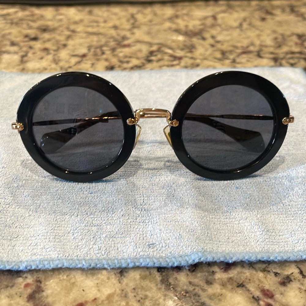 MIU MIU SMU 13N sunglass